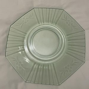 Vintage 8-Sided Green Depression Uranium Serve Plate, Raised Center Rim